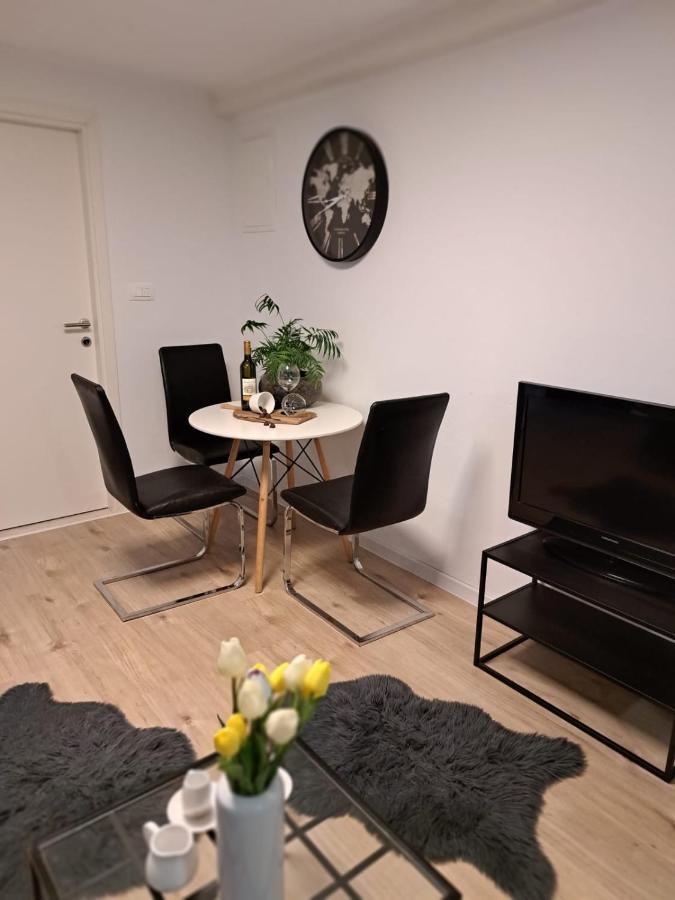 Studio Apartman Maris Apartment ซาดาร์ ภายนอก รูปภาพ